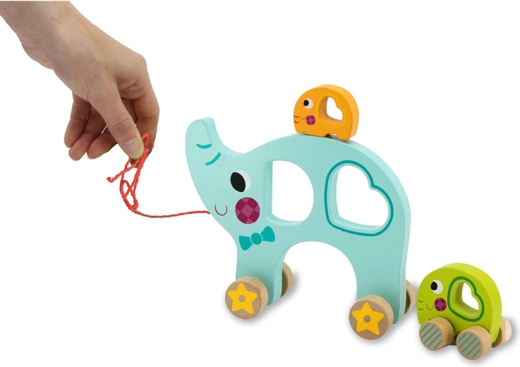 Pull-along elephant on wheels for active play
