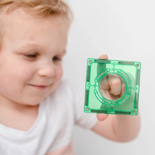 Būvējiet stabilas 3D konstrukcijas ar neodīma magnētiem