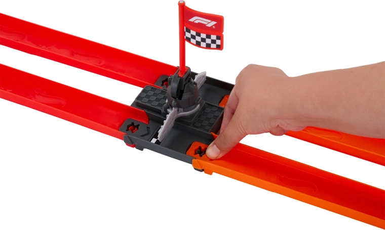 Finiša modulis ar rūtaino karogu