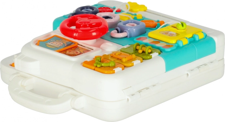 Ceļojumu čemodāns ar bagātīgu aprīkojumu