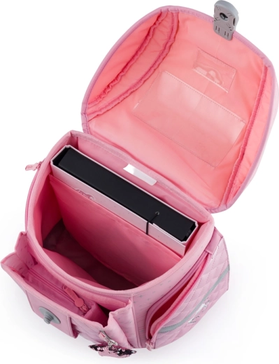 Smart internal organization and easy fastening