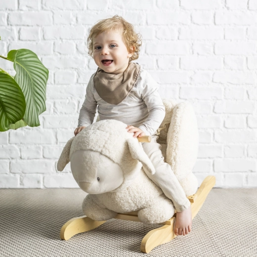 Stable wooden base with footrests