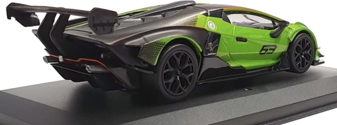 Lamborghini autentiskais sacīkšu izskats