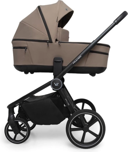 Carrycot with EPP base and top ventilation