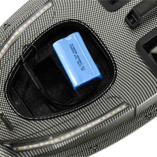 Jaudīgi motori, ilga darbība un LED gaismas