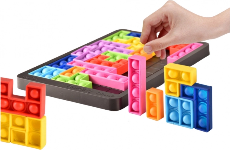 Loģiska puzle Tetris stilā