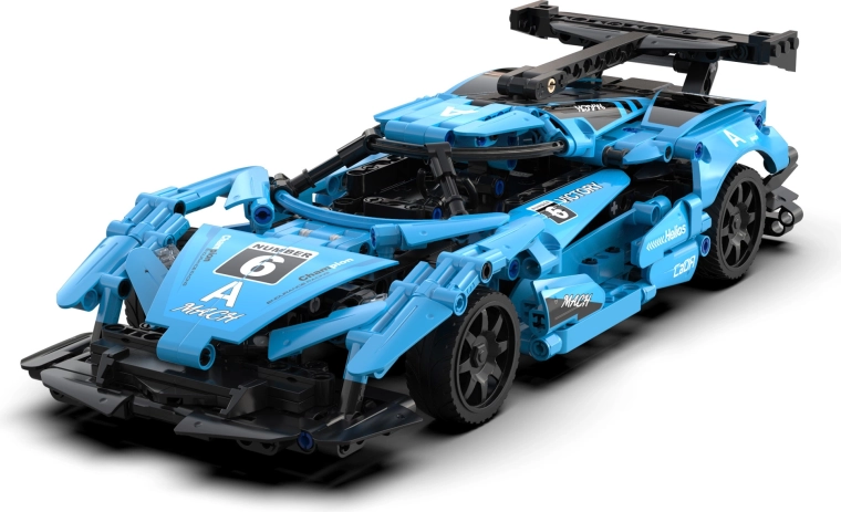 Reālistiskas detaļas un LED gaismas