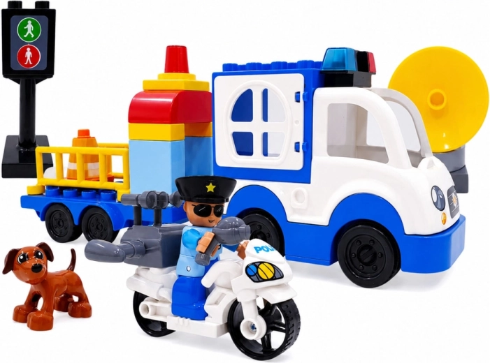 Akcijas komplekts ar transportlīdzekļiem un figūriņām lomu spēlēm
