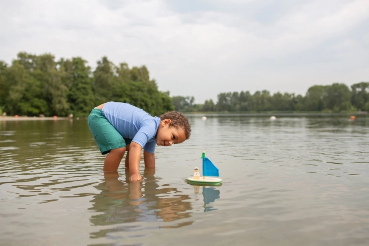Play on Water and Land
