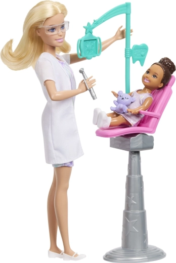 Play with a patient and a dentist chair
