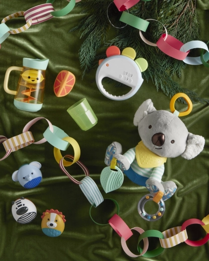 Easy to clip onto a stroller or car seat