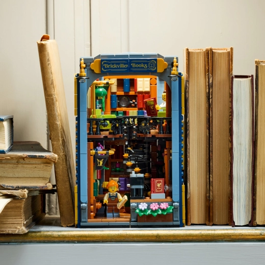 Magical decoration for your bookshelf