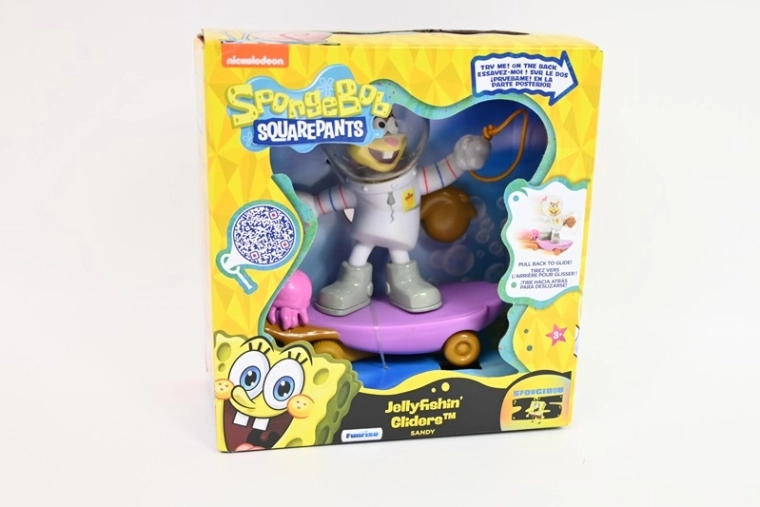 SpongeBob SquarePants figure Sandy on a skateboard Jellyfishin’ Gliders