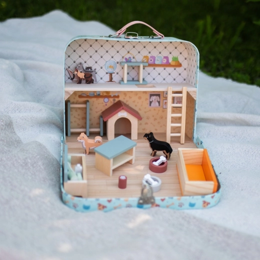 A suitcase that transforms into a house