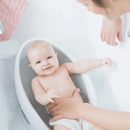 Ergonomic support for bathing from birth