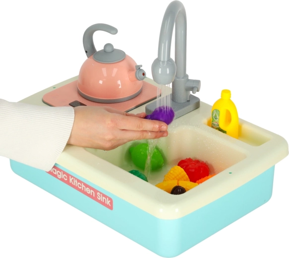 Patiesi tekošs ūdens realistiskai rotaļai