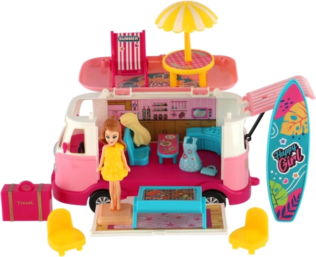 Opening camper with a fully equipped interior