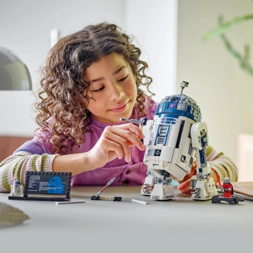 Interaktīva būvēšana ar LEGO Builder
