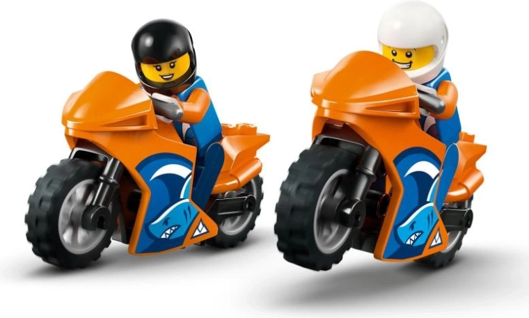 Divi sporta motocikli sacīkšu aizrautībai