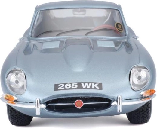 Pievilcīga sudrabaini zilā metāliskā krāsa