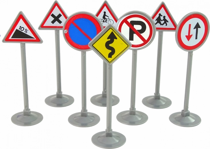8 realistiskas satiksmes zīmes