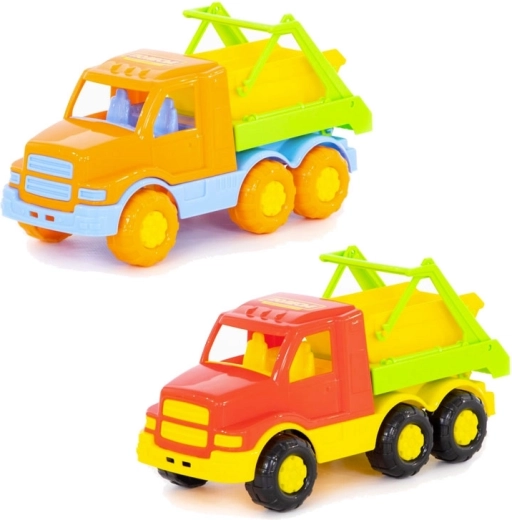 Gustiķa auto ar konteineru