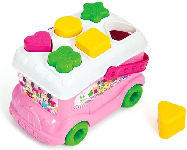 Learning shapes through play