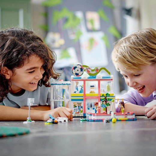 Building with LEGO Builder and the world of Heartlake City