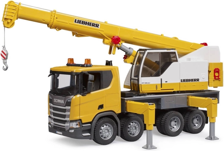 Functional winch and realistic details