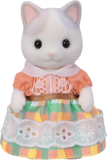 Soft colors and detailed outfits