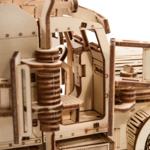 Precisely cut parts without glue
