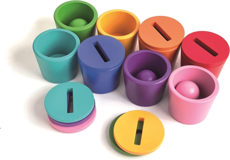 Krūzītes ar spraugām monētu ielikšanai