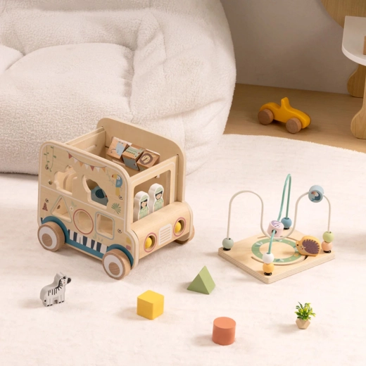 Zobrati, labirinti un safari stāsti