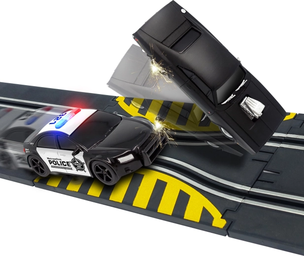 Izklaide 2 spēlētājiem ar vadu pultīm