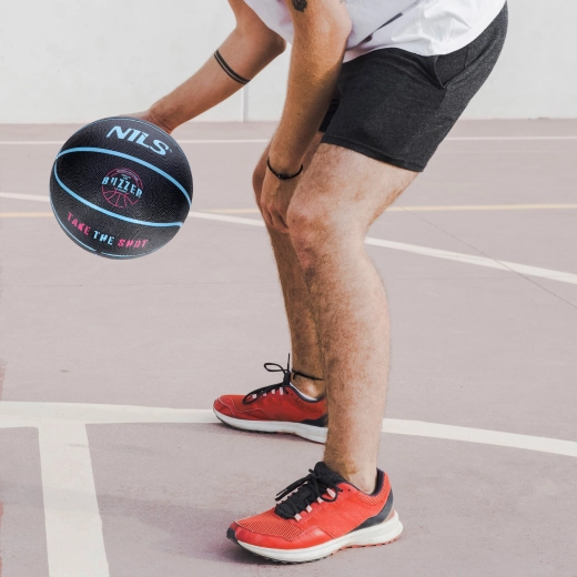 Visibility and confidence while handling the ball