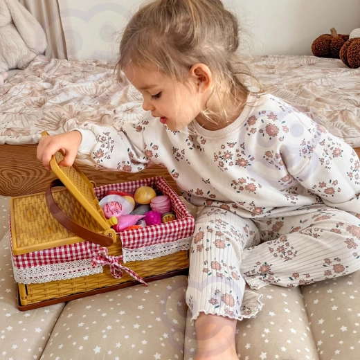 Practical picnic basket