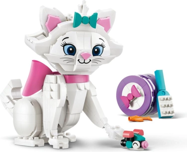 Poseable kitty for play and display