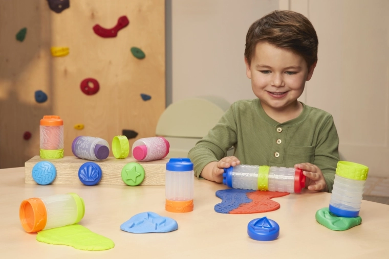 Creative play with hands