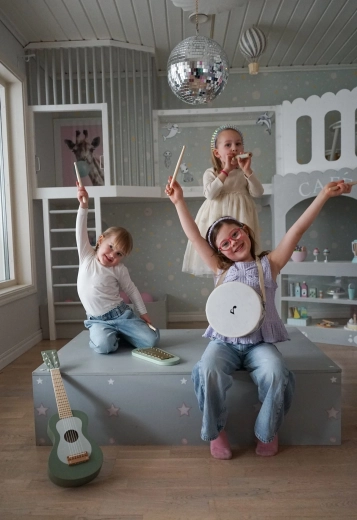 Supports creative play and a relationship with music
