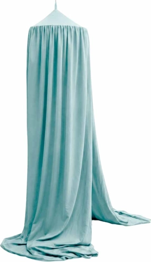 Light flowing fabric and boho look