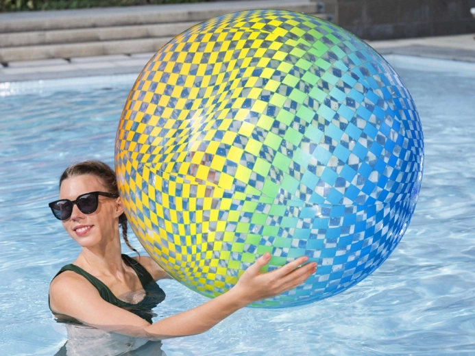 Liels 107 cm diametrs maksimālai izklaidei