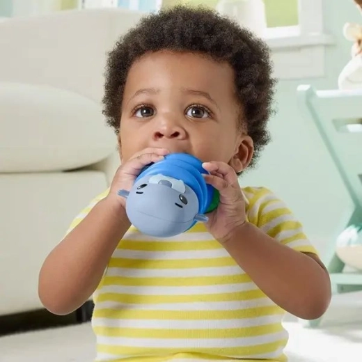 Soft teether for little hands