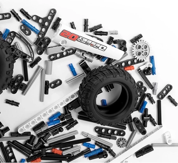 409 pieces and durable materials for long-lasting fun