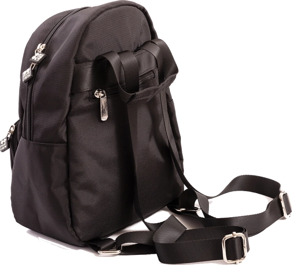 Practical pockets and zippers with large pullers