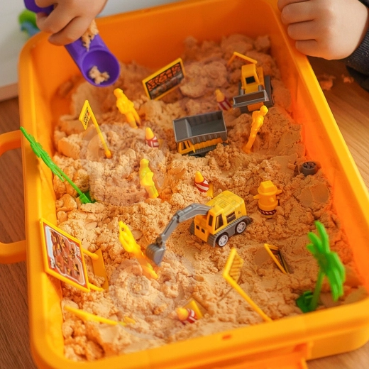 Transportlīdzekļi, figūriņas un zīmes realistiskai spēlei