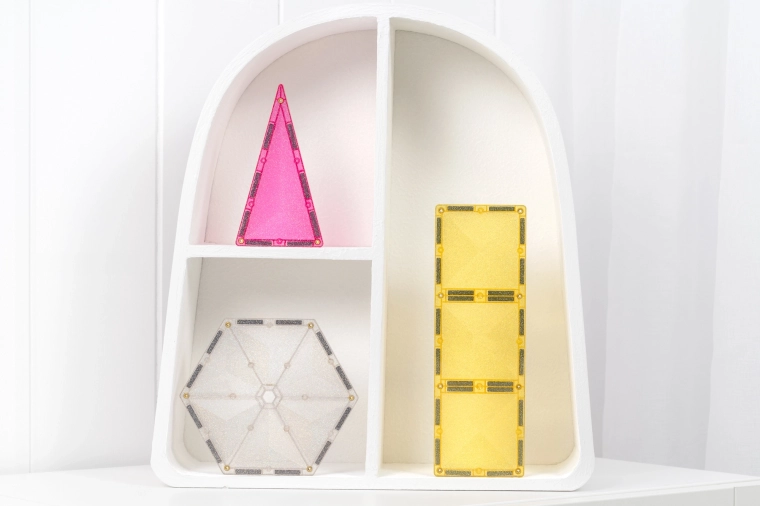 Strong magnets for stable constructions