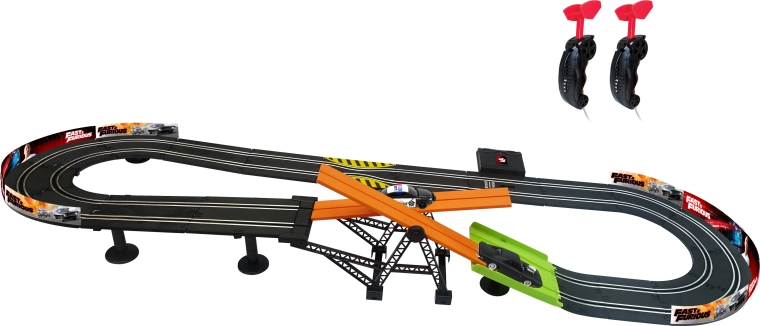 Dinamiska 3,3 m trase ar īpašu šķērsli