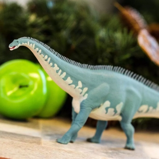 Īpaši liela figūriņa kārtīgai dinozauru izklaides devai