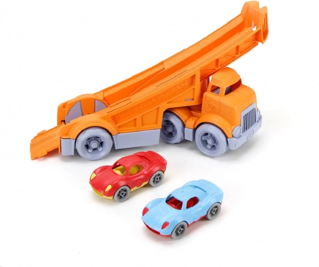 Green Toys kravas vilcējs ar 2 sacīkšu automašīnām