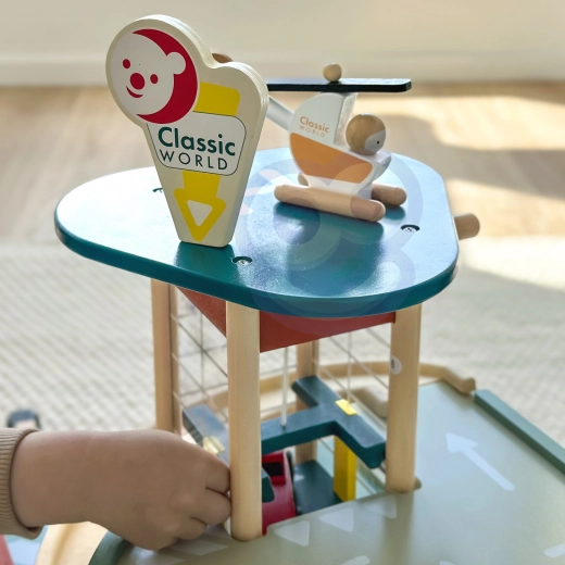 Helipads un helikopters uz jumta